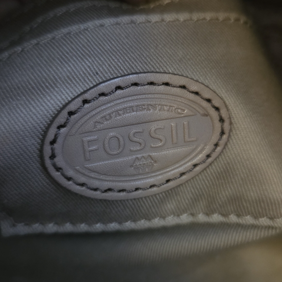 Fossil Neutral Leather Satchel – Quiet Luxury, Loud Opinions - Picture 11 of 16